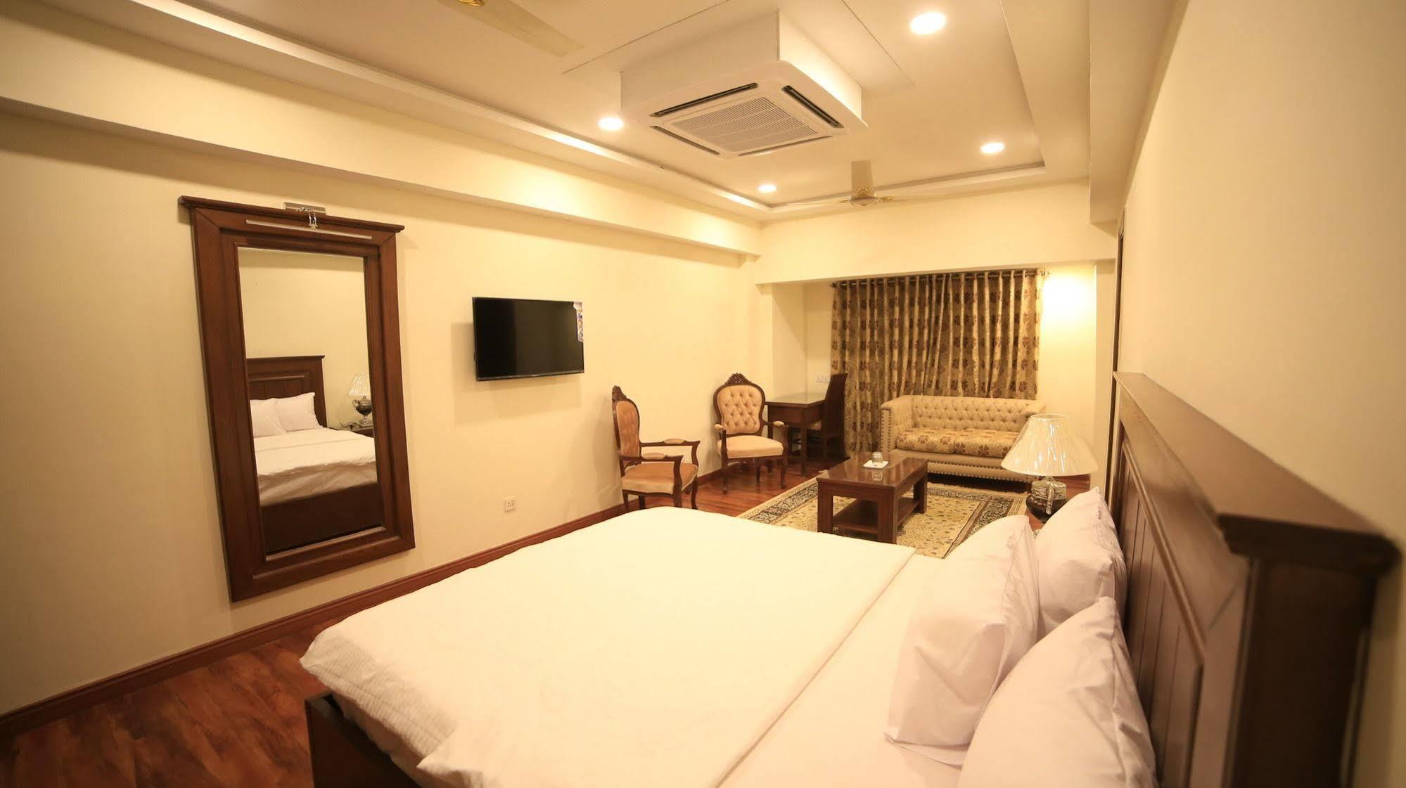 Hotel Diplomat Ισλαμαμπάντ Εξωτερικό φωτογραφία