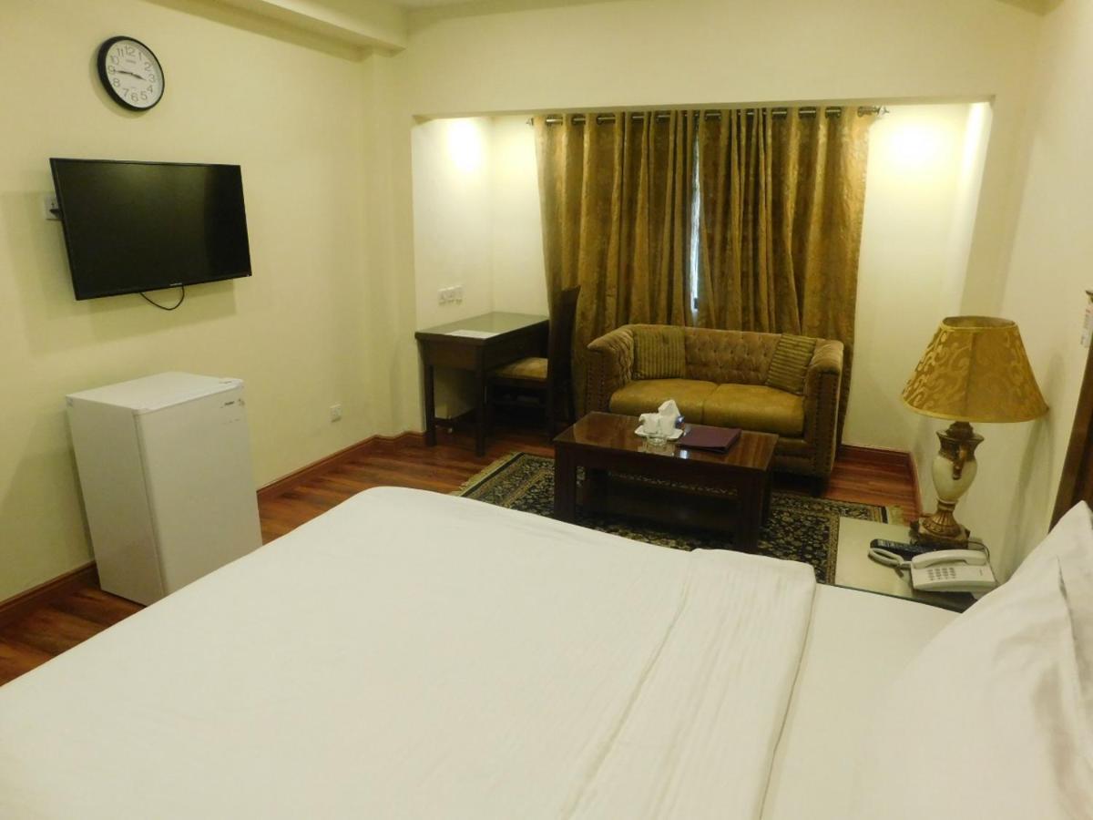 Hotel Diplomat Ισλαμαμπάντ Εξωτερικό φωτογραφία